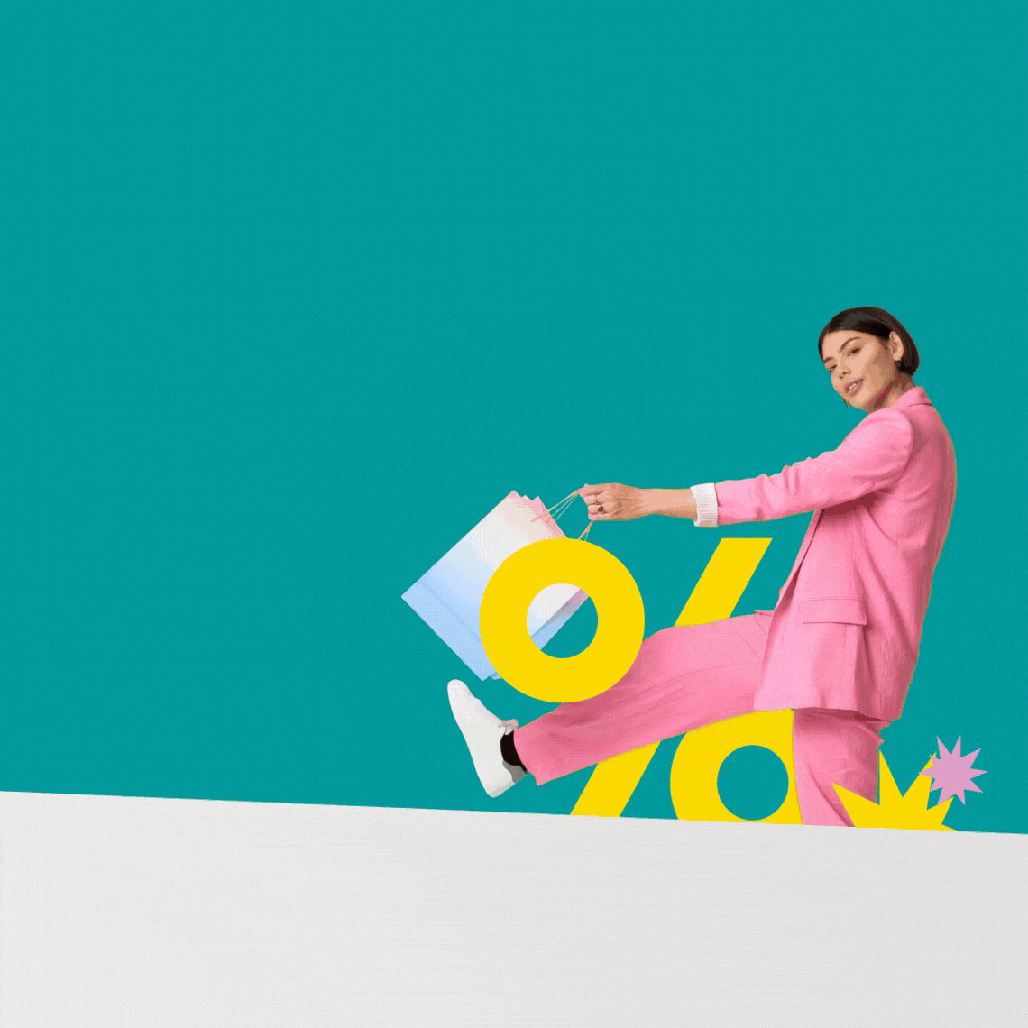 oferta super jueves mujer con bolsas de compra 