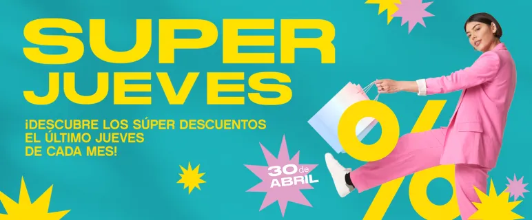 Super Jueves mujer llevando bolsas de compra con descuentos