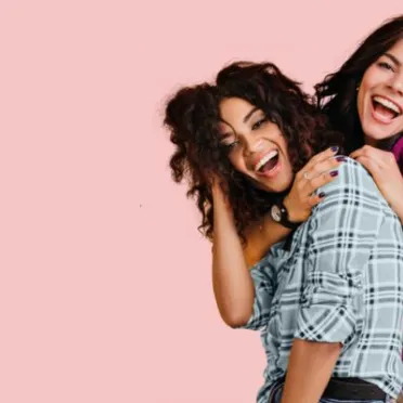 chicas contentas